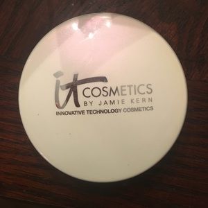 It cosmetics foundation illumination celebration