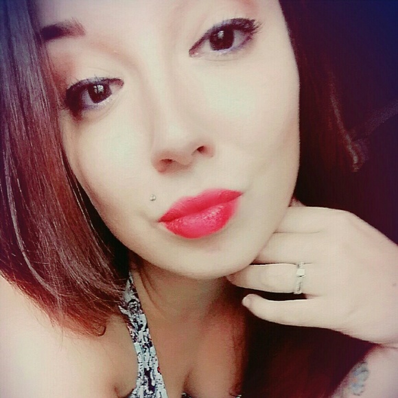 Meet your Posher, Ravyn - Picture 1 of 1