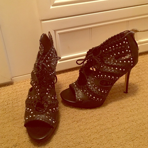 Sam Edelman Black Pumps.