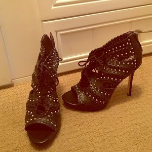 Sam Edelman Black Pumps.