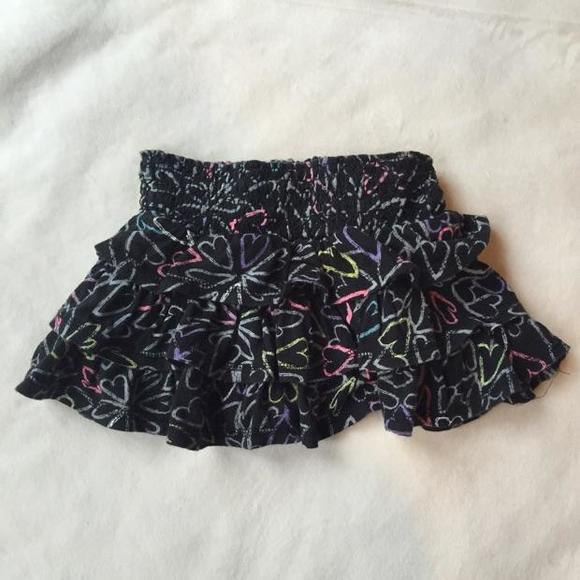 Ruffle heart skort