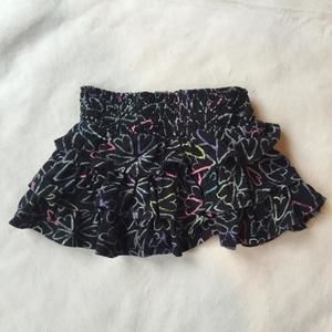 Ruffle heart skort