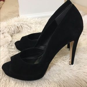 Black open toe pump
