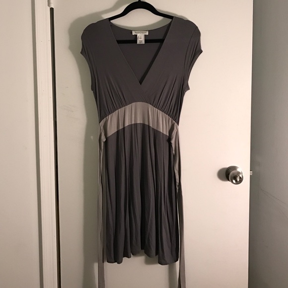 White House | Black Market V Neck Belted Dress