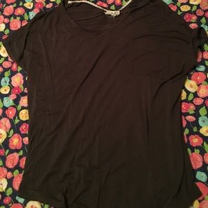 Olive green tshirt w pocket