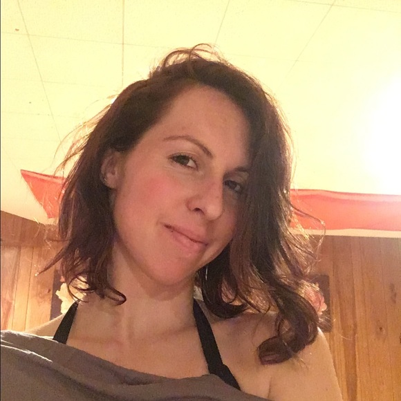 Meet your Posher, Sofia - Picture 2 of 3