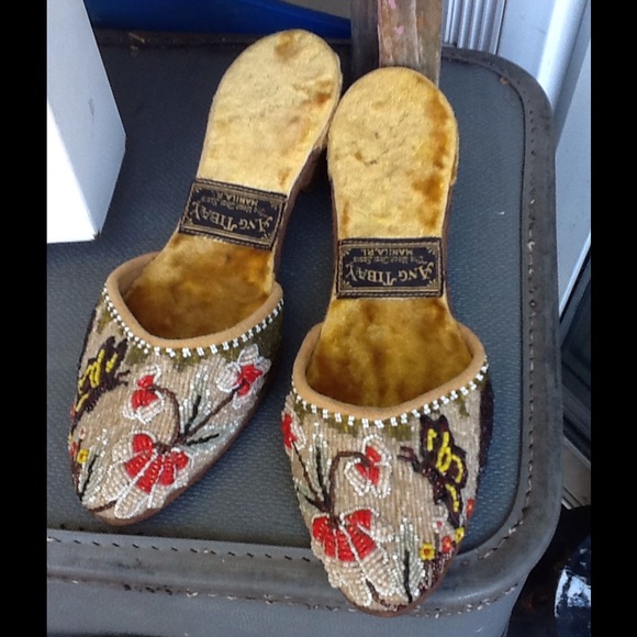 ANTIQUE VELVET & BEADED ASIAN SLIPPER SHOES - Picture 1 of 4