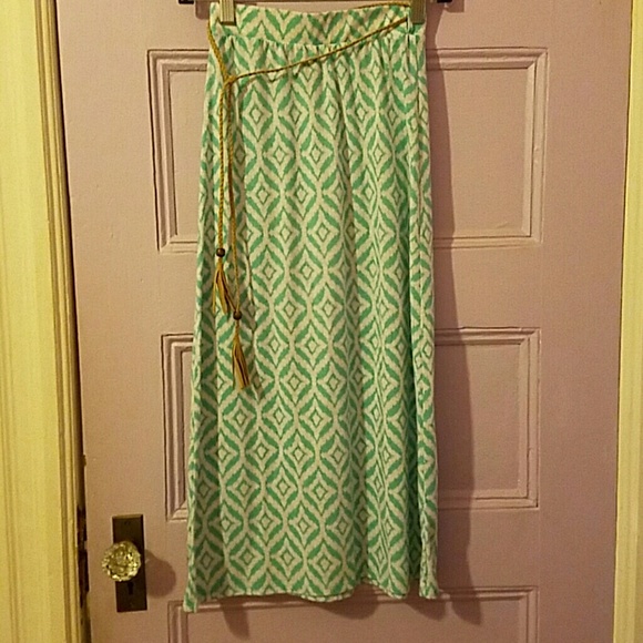 Maxi skirt with tie