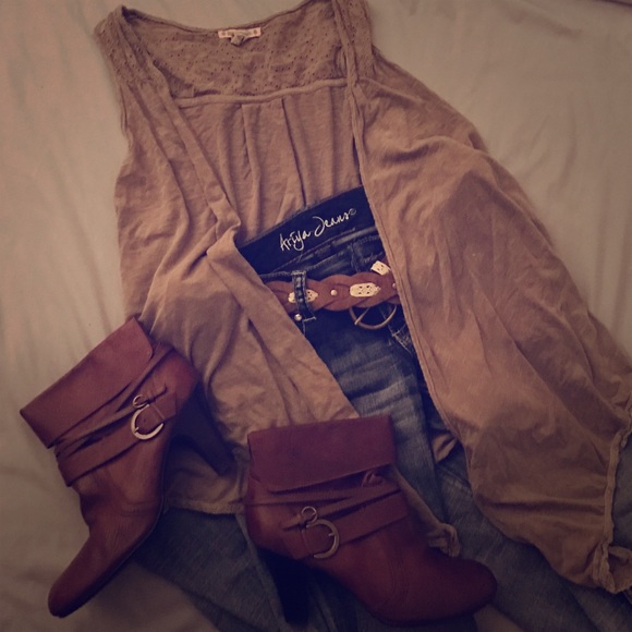 Boho style sleeveless cardigan