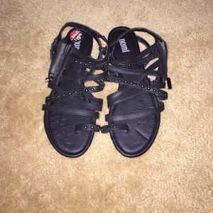 Nomi size 6.5 black sandals