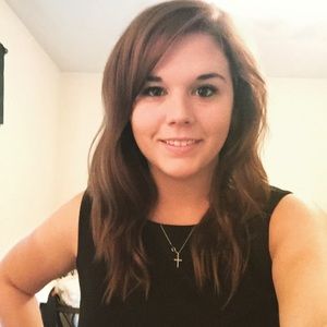 Meet your Posher, Kayla