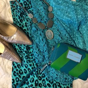 Teal green shirt.  Knit on top of base