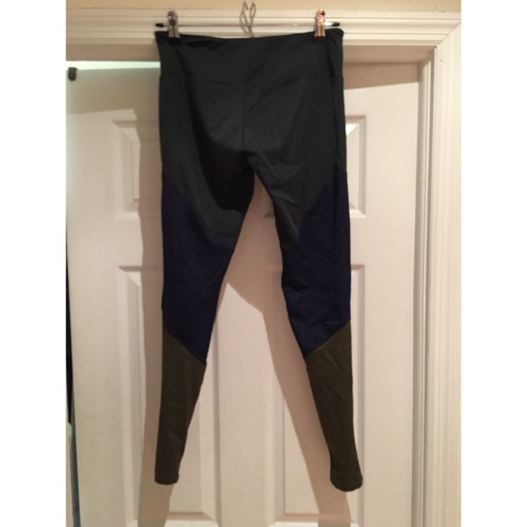 Onzie color block pants size large