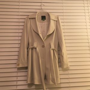 Gorgeous off white cloth trench coat