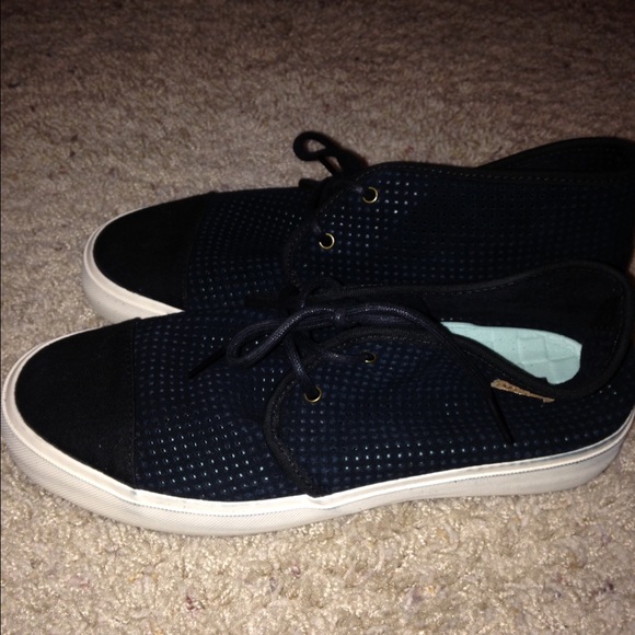 Women's Black Vans - Picture 2 of 4