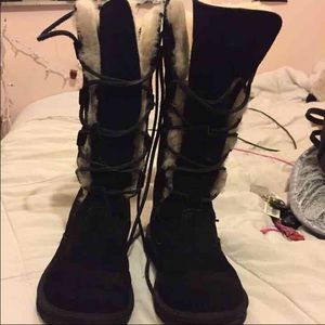 Black ugg boots