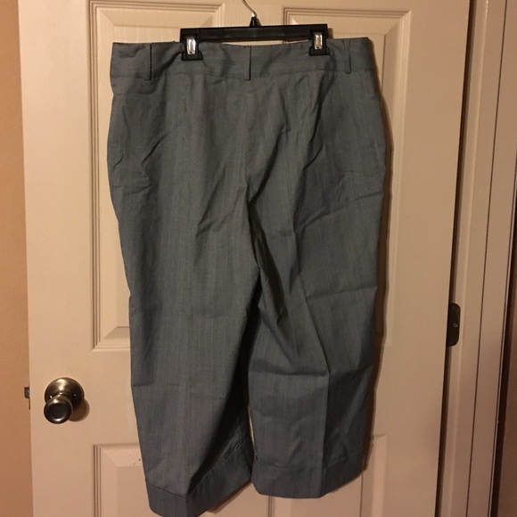 Plaid checker print Capri pants! - Picture 2 of 2