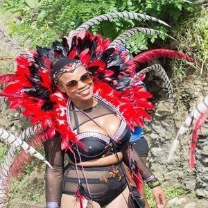 Meet your Posher, Parnthia