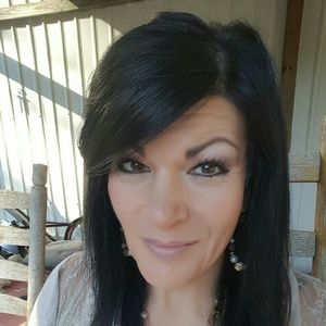 Meet your Posher, Elana