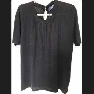 NWT! Gorgeous Top w pleated detail by Magaschoni