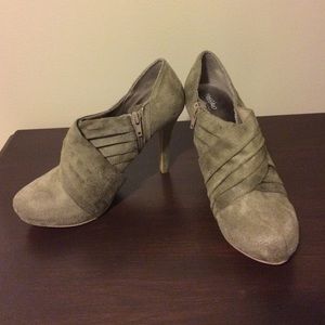 Mossimo suede booties