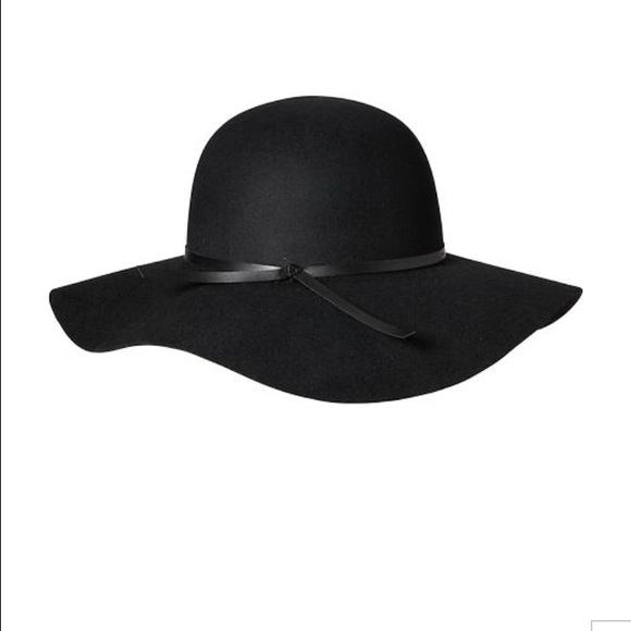 Black floppy hat