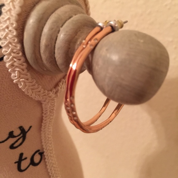Stella & Dot Rhea Rose Gold Hoops
