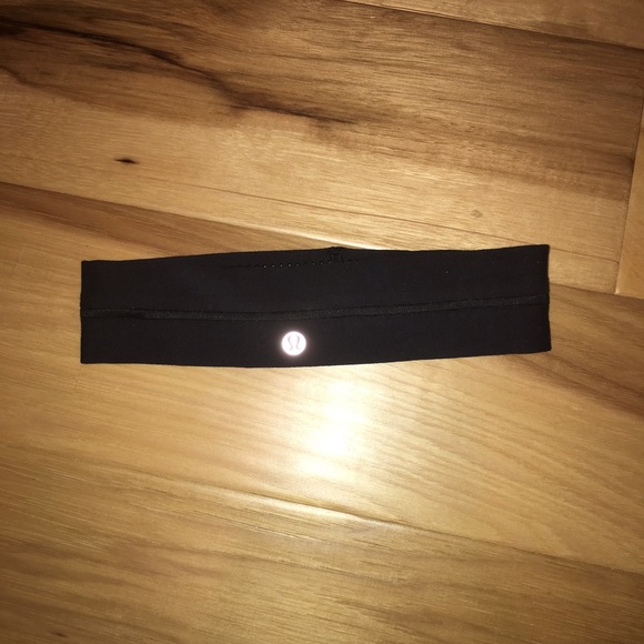 BNWT LULULEMON HEADBAND