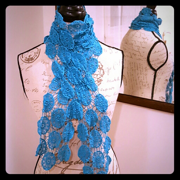 Natural Life crocheted scarf 100% cotton