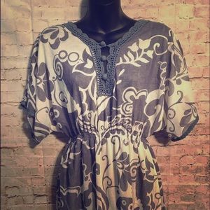 Neslay Paris Top grey and white