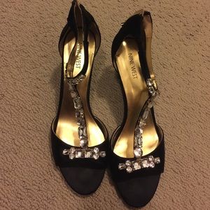 Nine West black formal heels rhinestones 9.5