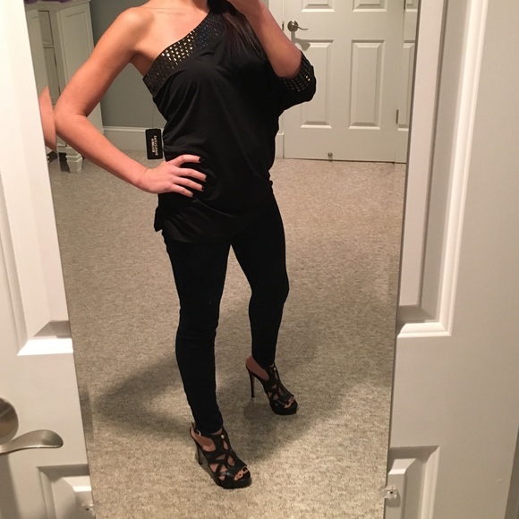 Forever 21 black and gold off the shoulder top