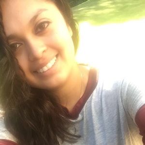 Meet your Posher, Dina