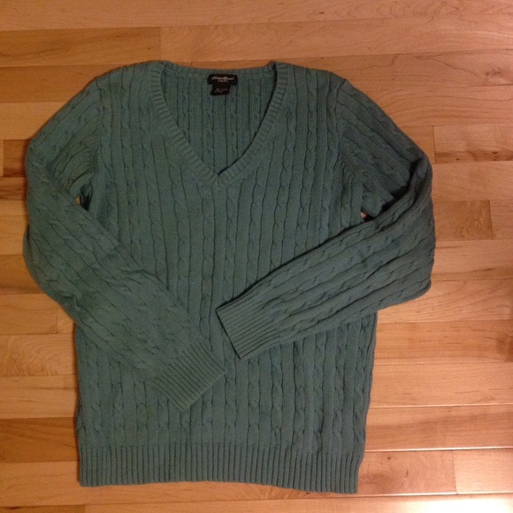 Eddie Bauer cable knit v-neck sweater sz M