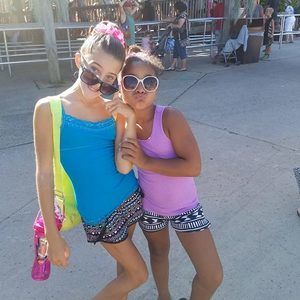 Meet your Posher, Dina