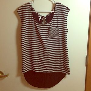 Stiles black and white short sleeve top