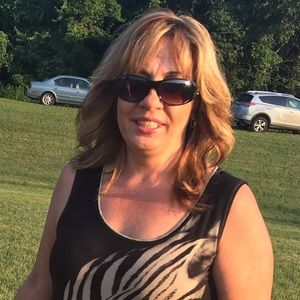 Meet your Posher, Denise