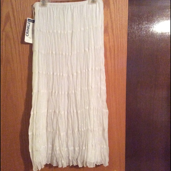 NWT White Crinkle Skirt with Gold Accent
