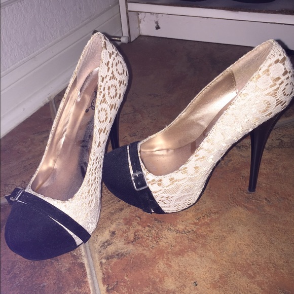 Lace pumps