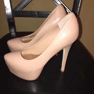 Steve Madden nude pumps