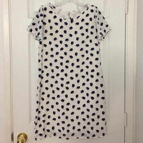 Adorable shift dress 🐘