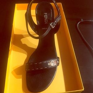 Perfect pair of sexy summer shoes!! #fendi
