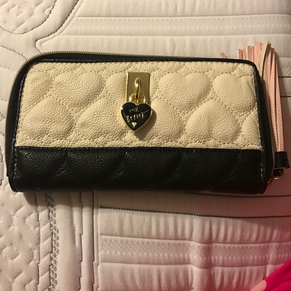 Betsey Johnson wallet
