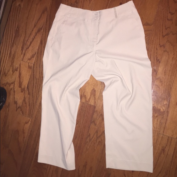Nike Golf Dri-Fit Khaki Capris 💗
