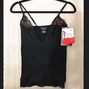 NWT "Seamless and Lace Wear your own bra" Cami!