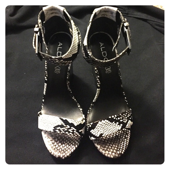 Aldo wedges