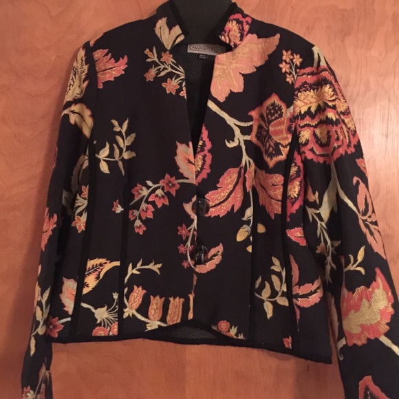 CanvasBacks black and floral blazer