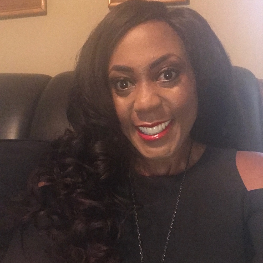 Meet your Posher, Regina I'm very eager to sell