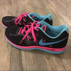 Nike "Dual Fusion Lite" women's running shoes