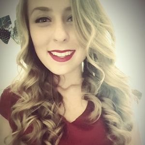 Meet your Posher, Alyssa